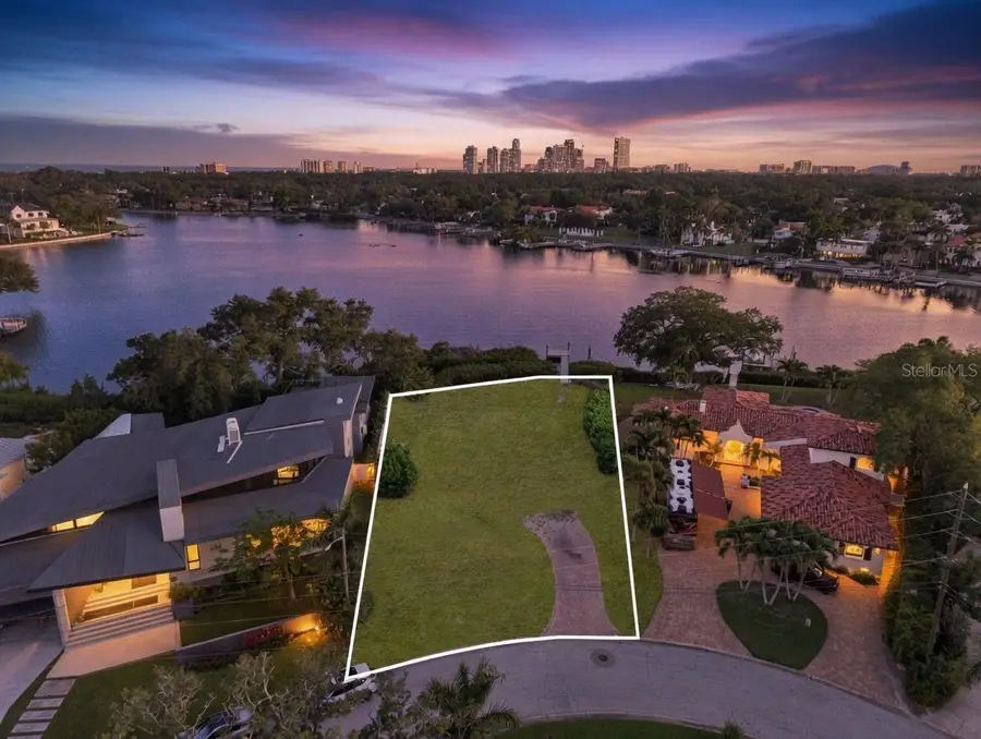 1026 Monterey Boulevard Ne, Saint Petersburg, FL 33704 - #2