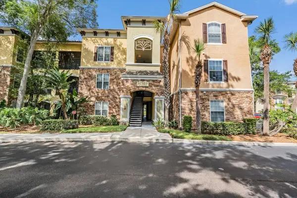 10103 Courtney Oaks Circle #103, TAMPA, FL 33619