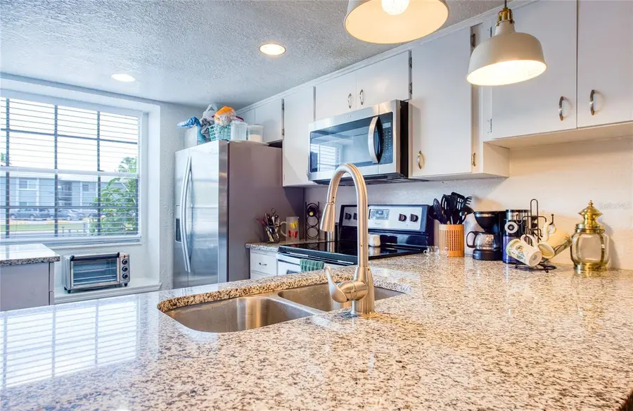 366 47th Avenue N #3, Saint Petersburg, FL 33703 - #3