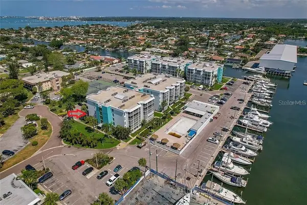 4910 38th Way S #111, ST PETERSBURG, FL 33711