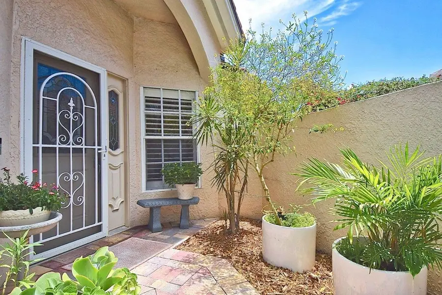 3890 Lyndhurst Court, Sarasota, FL 34235 - #3