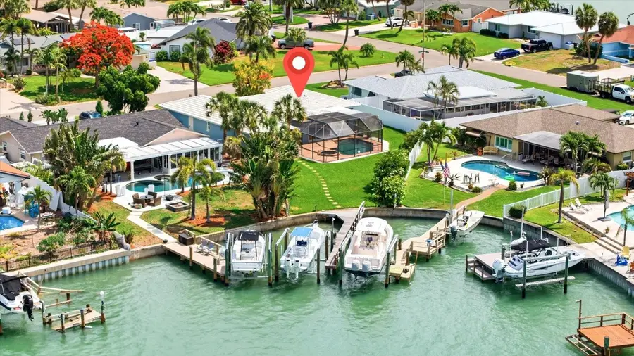8008 13th Avenue S, Saint Petersburg, FL 33707 - #3