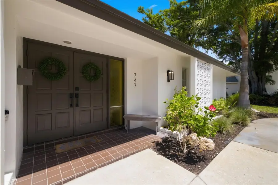 747 Sabal Court S, Saint Petersburg, FL 33705 - #2