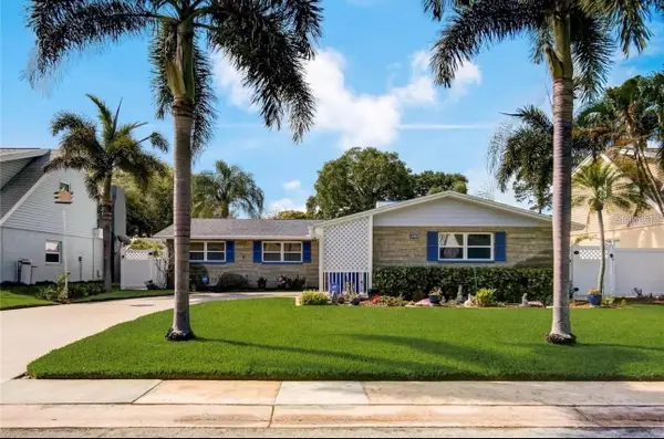 12352 83rd Avenue, SEMINOLE, FL 33772