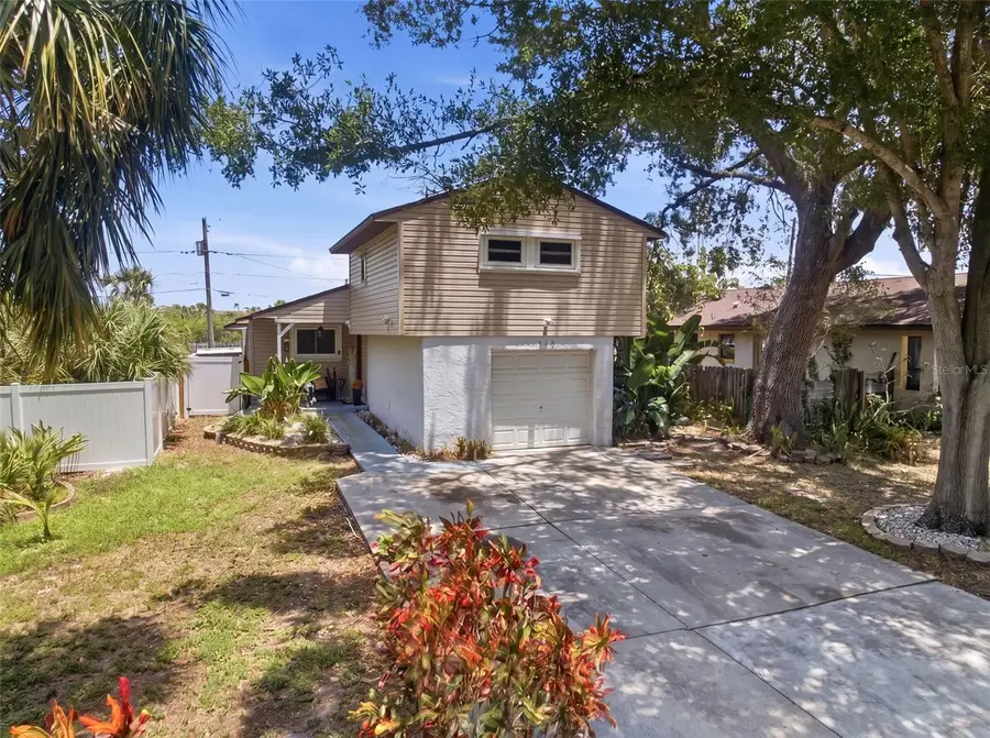 111 69th Avenue N, Saint Petersburg, FL 33702 - #2