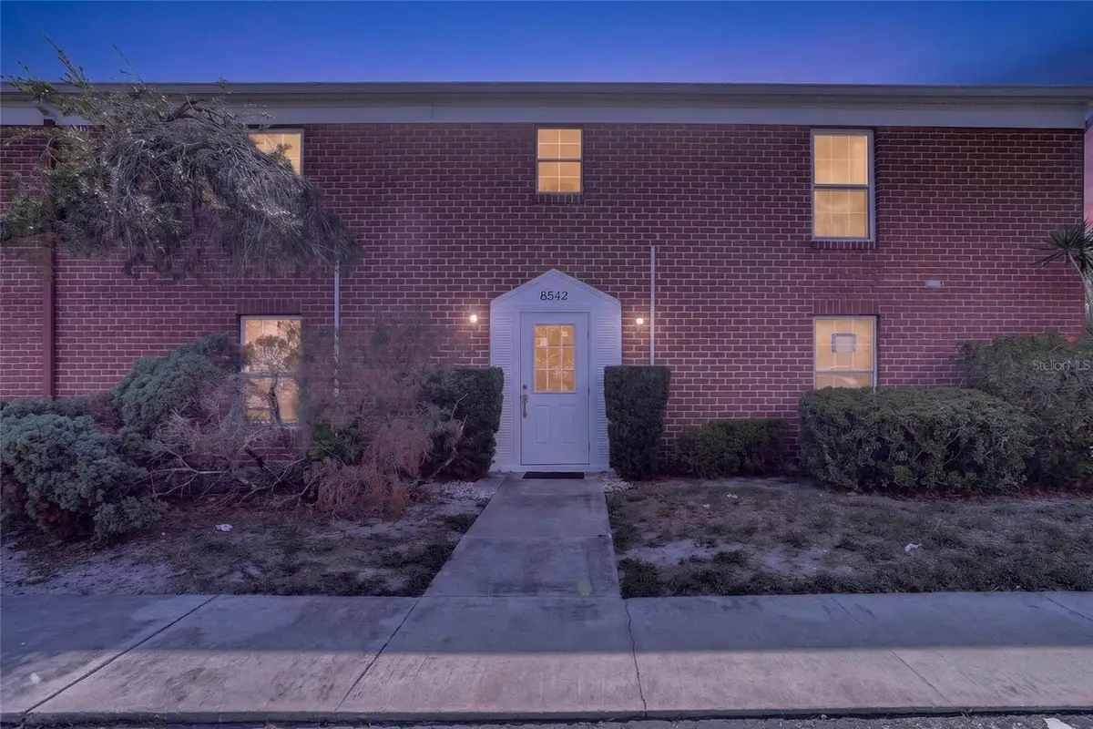 8542 10th Street N #B, Saint Petersburg, FL 33702 - #1