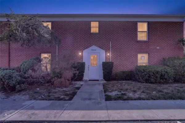 8542 10th Street N #B, ST PETERSBURG, FL 33702