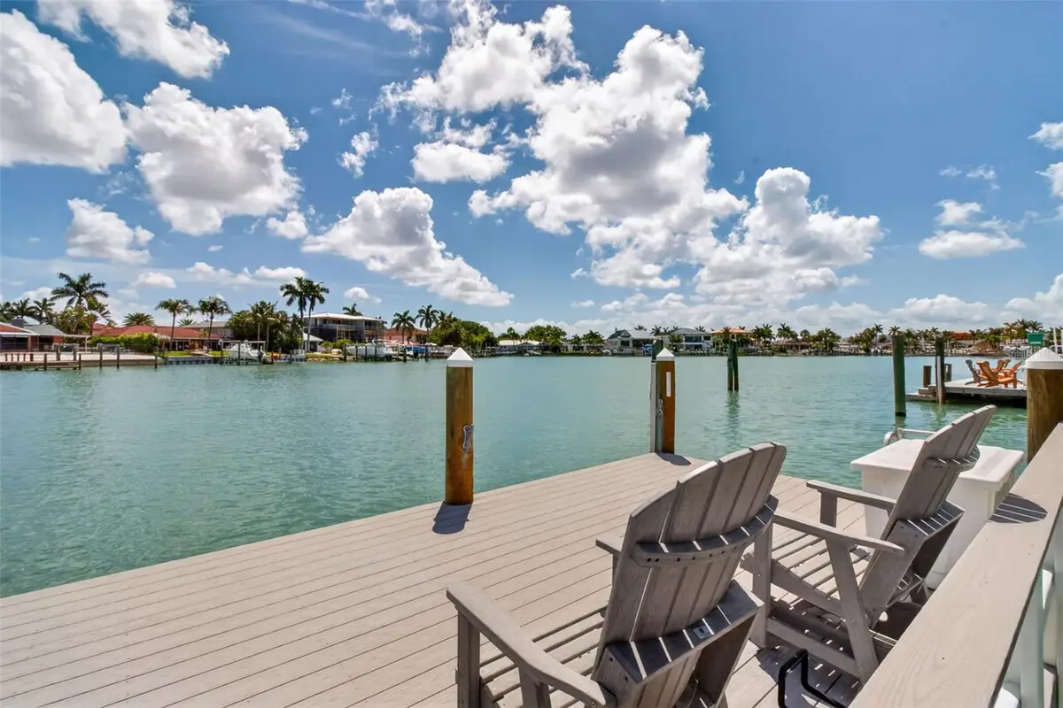 1260 81st Street S, Saint Petersburg, FL 33707 - #1