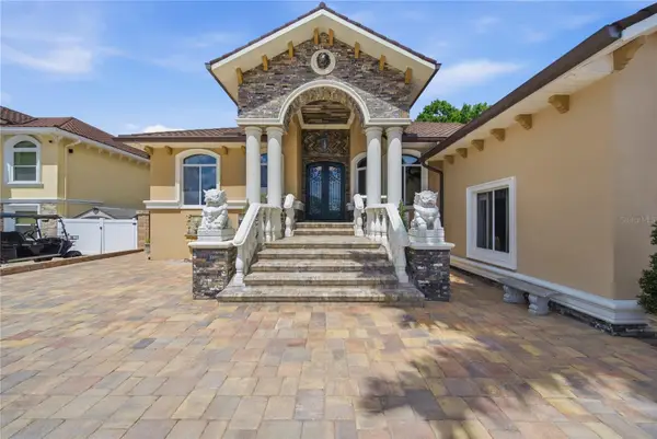 8286 N 97th N St, SEMINOLE, FL 33777