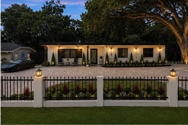 15040 Lake Magdalene Boulevard, TAMPA, FL 33618