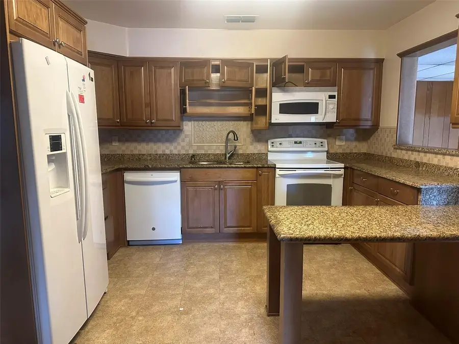 7326 11th Avenue N, Saint Petersburg, FL 33710 - #2