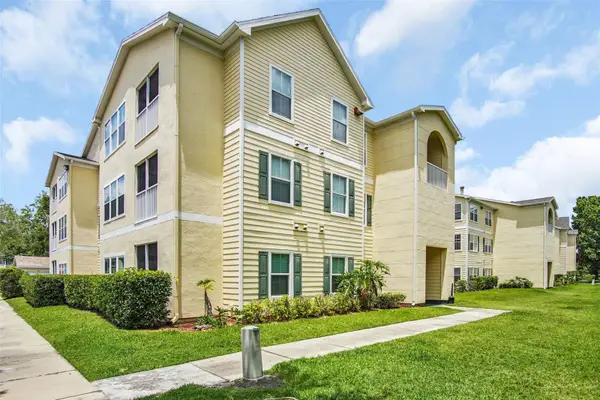 18245 Bridle Club Drive #18245, TAMPA, FL 33647