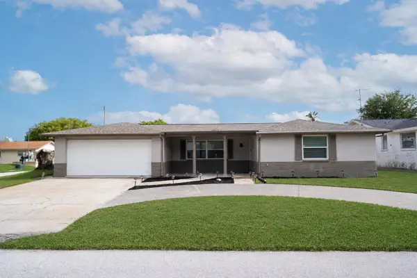 7715 Foxbloom Drive, PORT RICHEY, FL 34668
