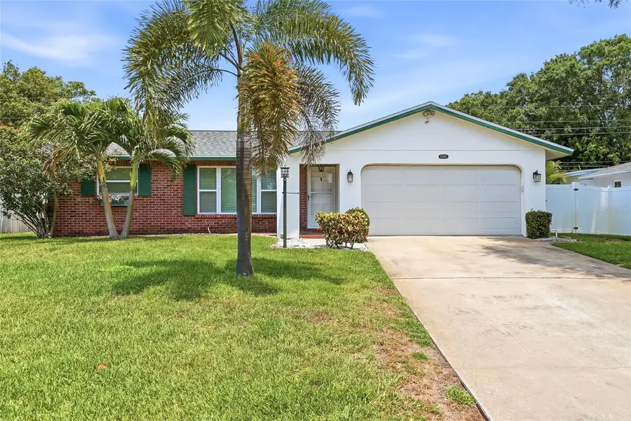 14161 Hetrick Circle N, Largo, FL 33774 - #2