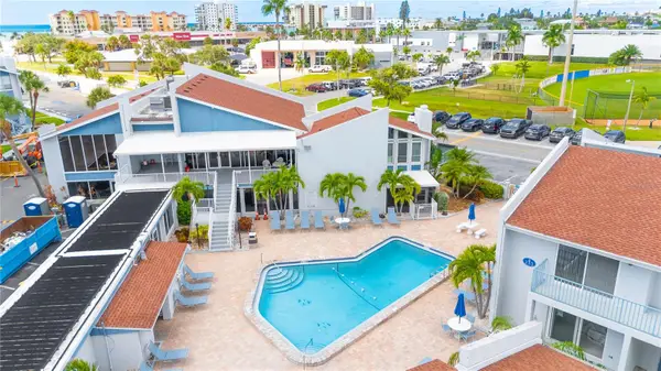 230 Medallion Boulevard #E, MADEIRA BEACH, FL 33708