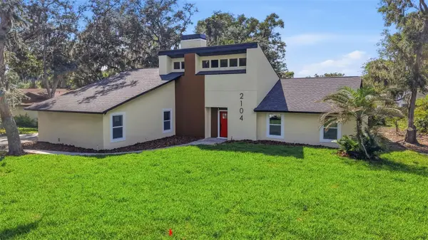 2104 Doefield Court, VALRICO, FL 33596