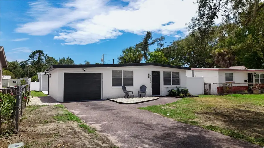 4628 16th Avenue S, Saint Petersburg, FL 33711 - #2