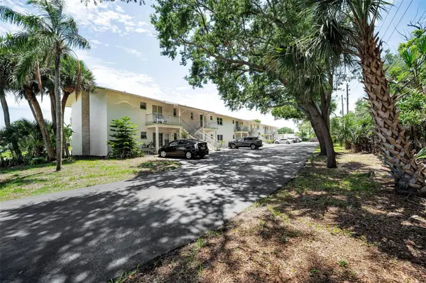 8301 Bardmoor Boulevard #109, SEMINOLE, FL 33777