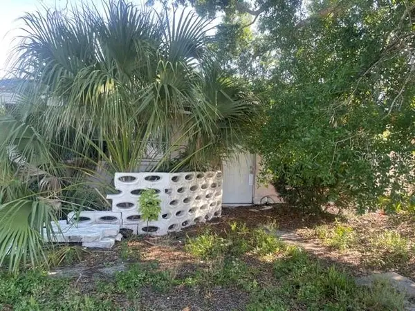547 75th Avenue N, ST PETERSBURG, FL 33702