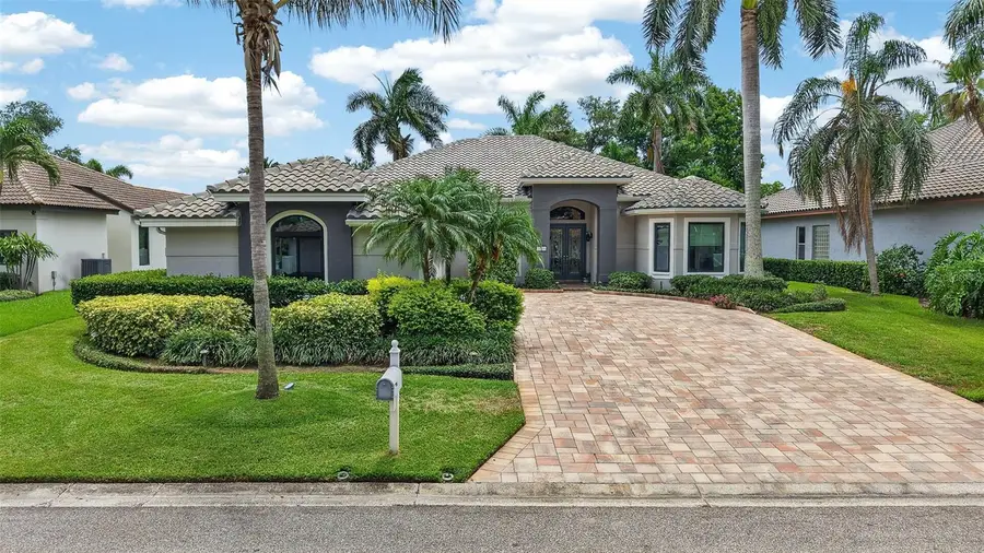 820 Sand Pine Drive Ne, Saint Petersburg, FL 33703 - #2