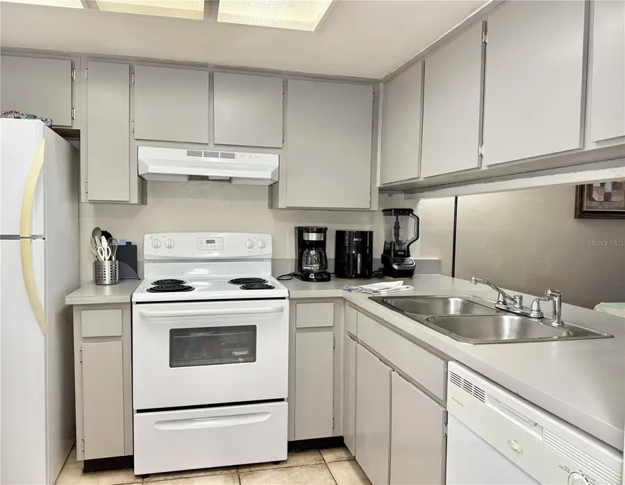 5054 Terrace Club Lane #101, Tampa, FL 33617 - #3