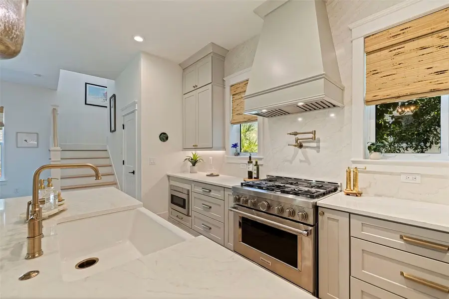 610 5th Street N, Saint Petersburg, FL 33701 - #3