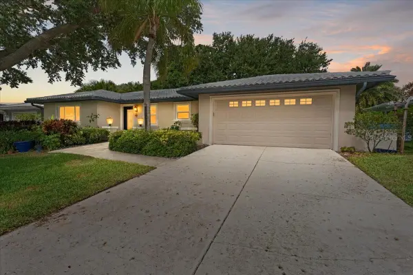 6710 121st Street, SEMINOLE, FL 33772