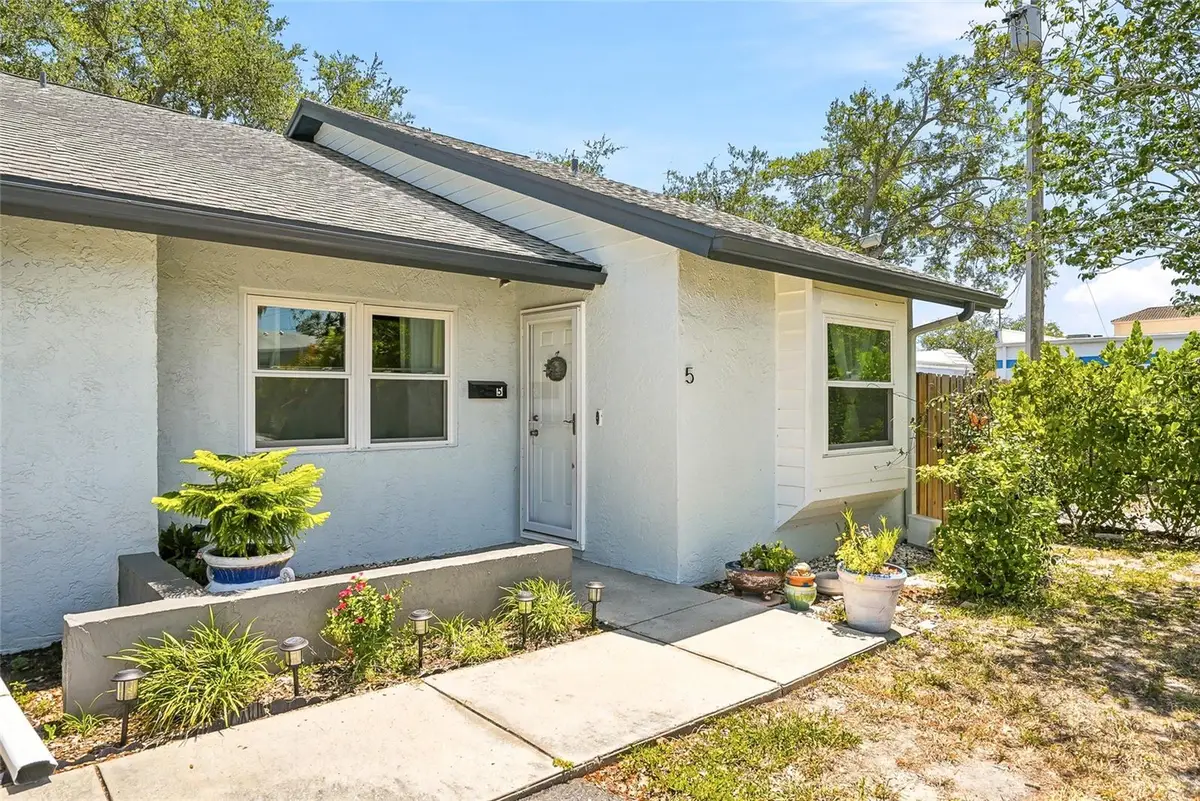 366 47th Avenue N #5, Saint Petersburg, FL 33703 - #1