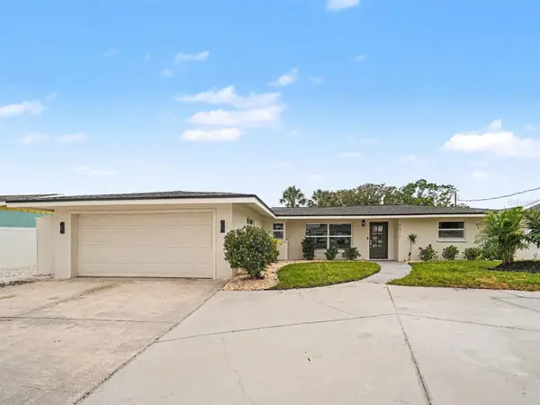 9911 Royal Palm Drive, BRADENTON, FL 34210
