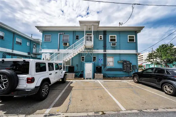 483 E Shore Drive #A4, CLEARWATER BEACH, FL 33767
