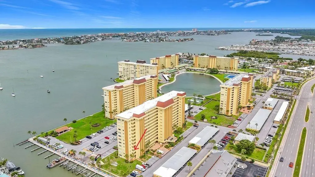 4550 Cove Circle #302, Saint Petersburg, FL 33708 - #1
