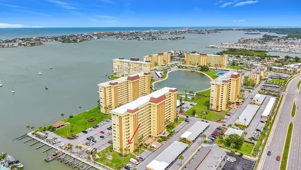 4550 Cove Circle #302, ST PETERSBURG, FL 33708