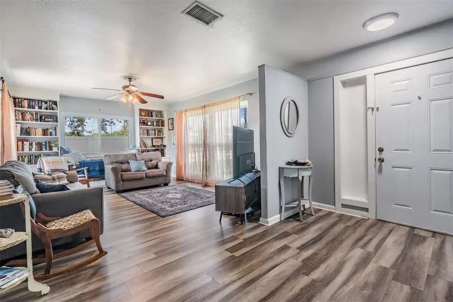 4601 N Emerald Avenue, Tampa, FL 33614 - #3