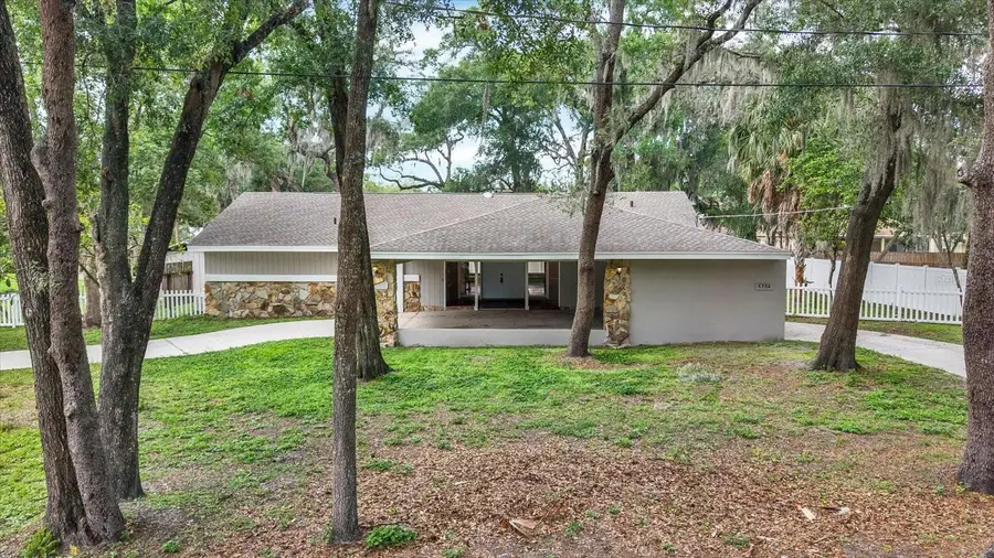 6906 Greenhill Place, Tampa, FL 33617 - #2