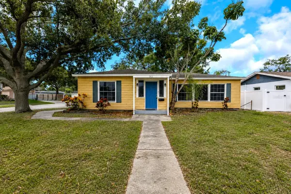 282 NE 40th Avenue Ne, ST PETERSBURG, FL 33703