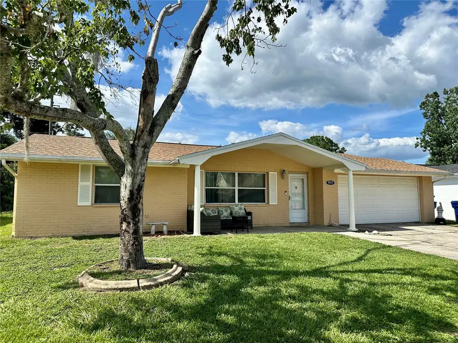 7917 Foxwood Drive, New Port Richey, FL 34653 - #2