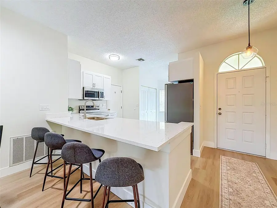 826 Franklin Circle, Palm Harbor, FL 34683 - #2