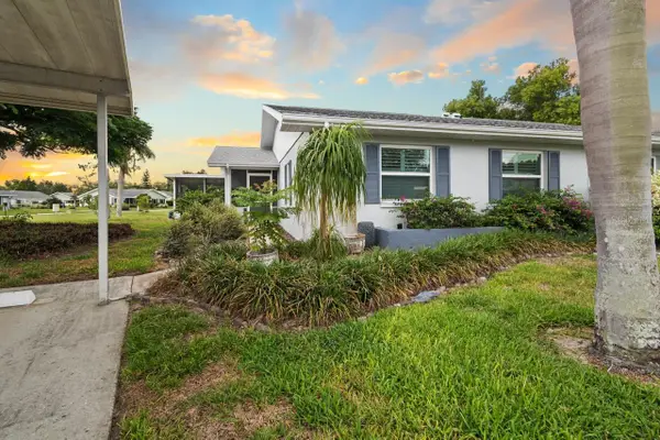 2343 Glenmore Circle, SUN CITY CENTER, FL 33573