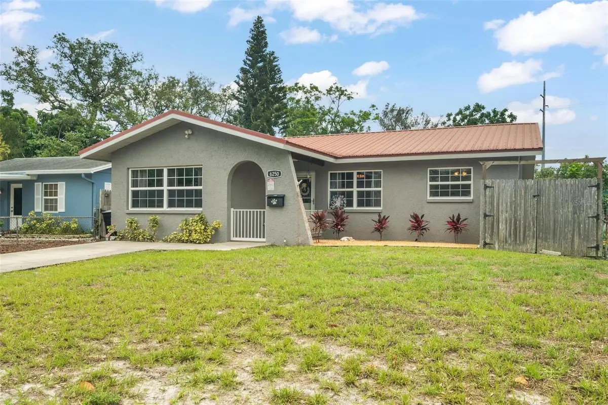 6250 5th Avenue S, Saint Petersburg, FL 33707 - #1