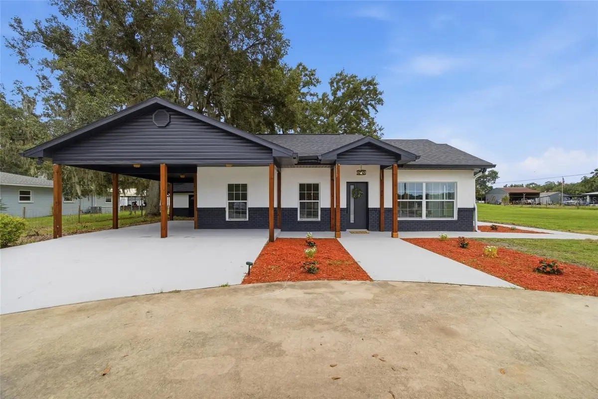 1205 E Knights Griffin Road, Plant City, FL 33565 - #1