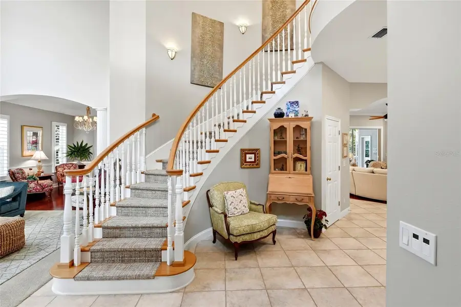 1246 Darlington Oak Circle Ne, Saint Petersburg, FL 33703 - #2
