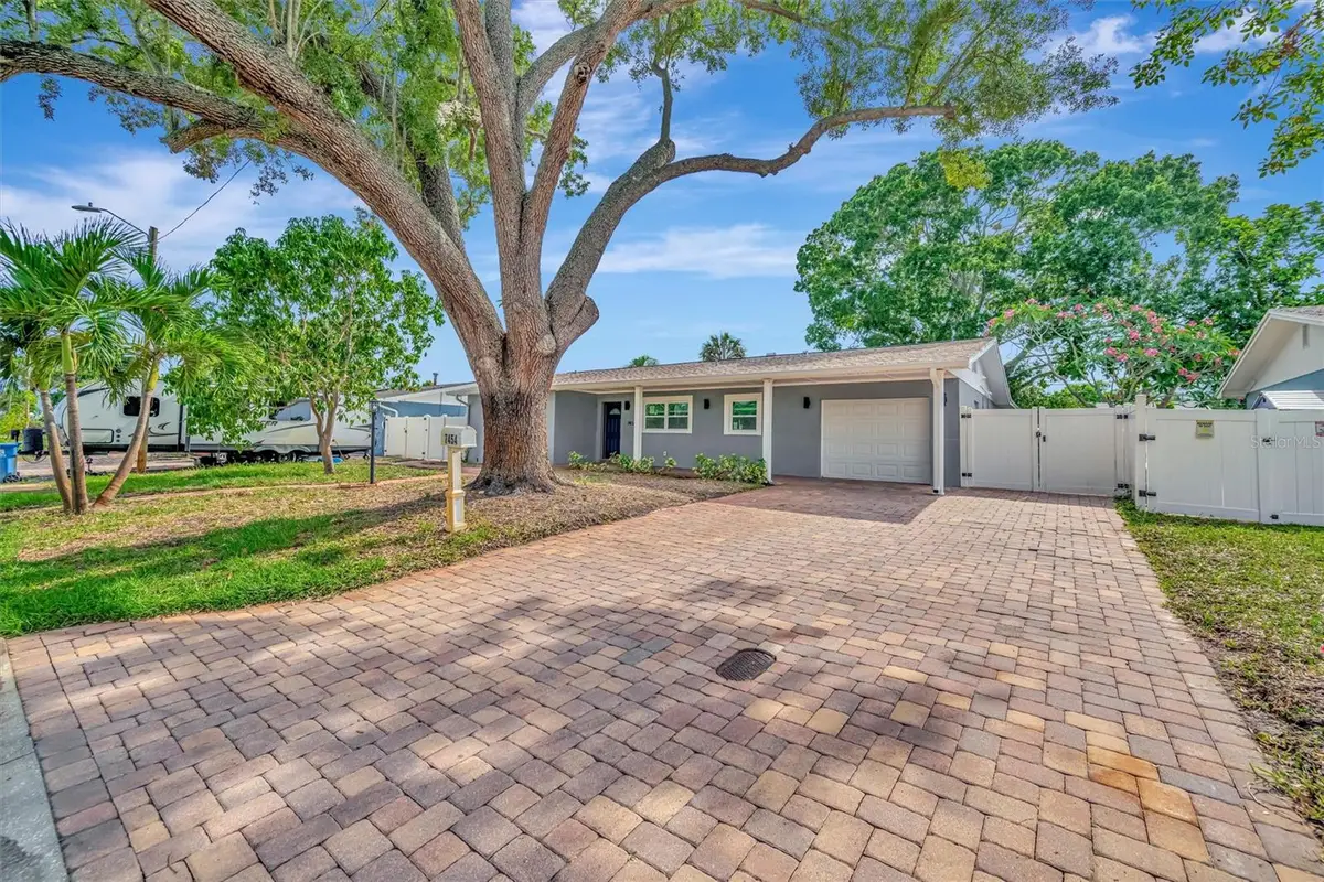 7454 Locust Street Ne, Saint Petersburg, FL 33702 - #1