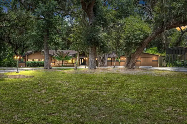 181 N Smokey Mountain Road, SEFFNER, FL 33584