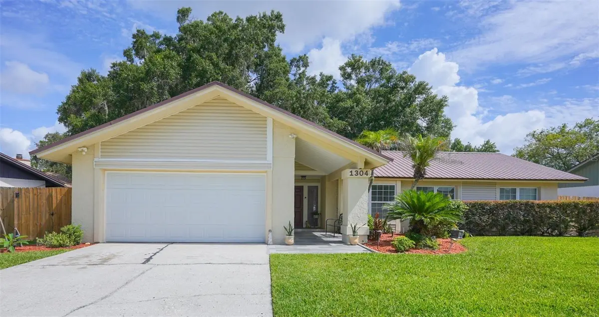 1304 Sandalwood Drive, Plant City, FL 33563 - #1