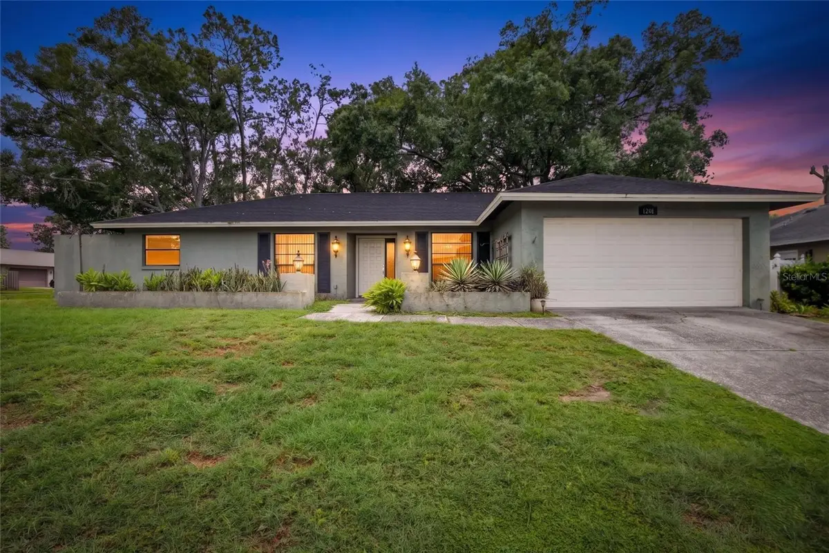 1201 Sandalwood Drive, Plant City, FL 33563 - #1