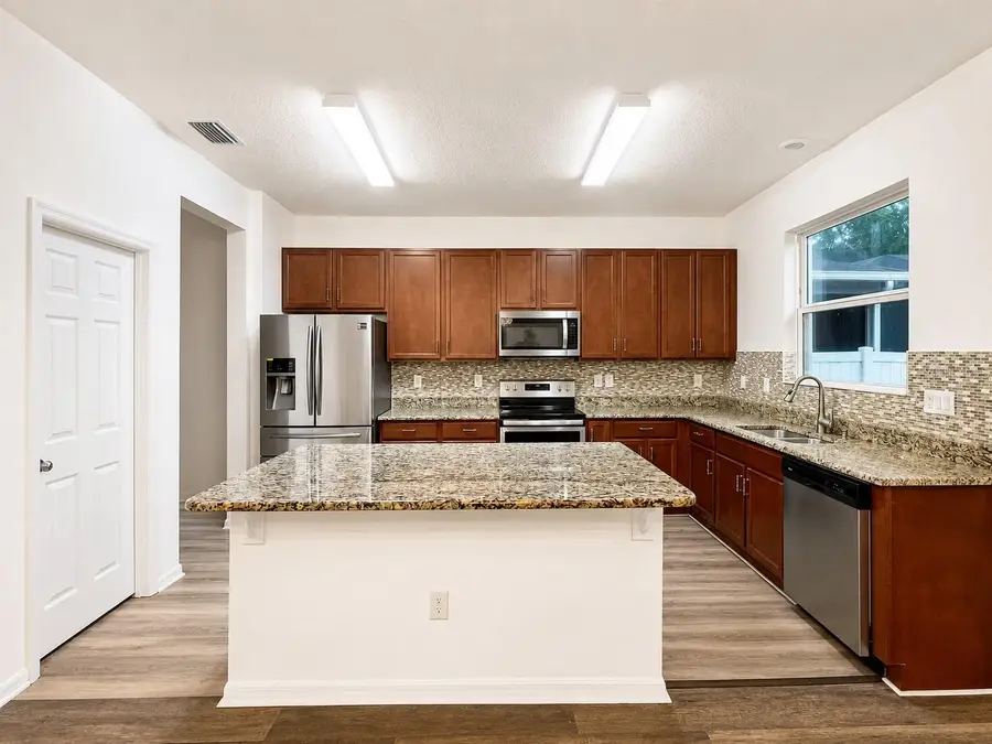 9126 Freedom Hill Dr, Seffner, FL 33584 - #2