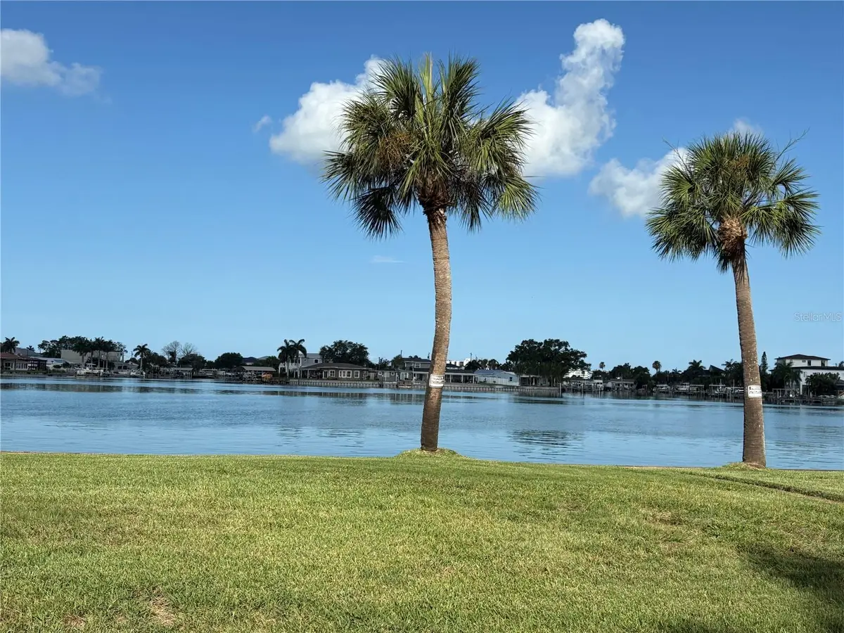 110 Sunset Drive S, Saint Petersburg, FL 33707 - #1