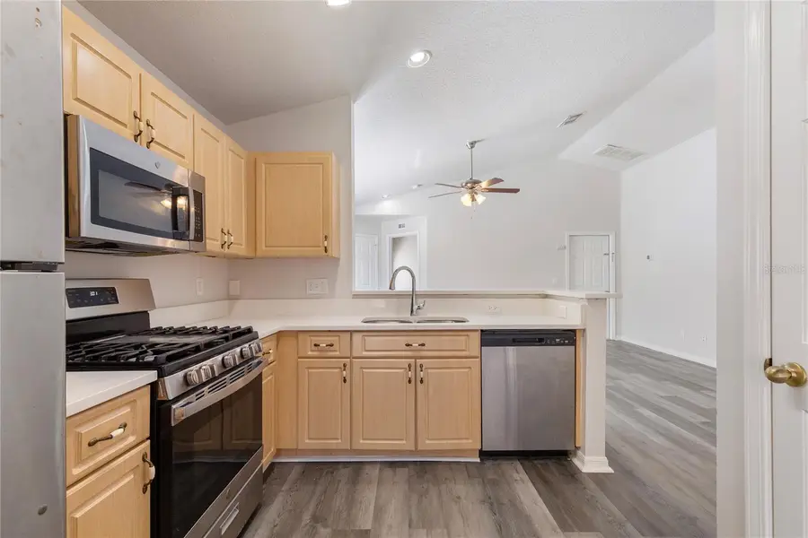 7456 Oxford Garden Circle, Apollo Beach, FL 33572 - #3