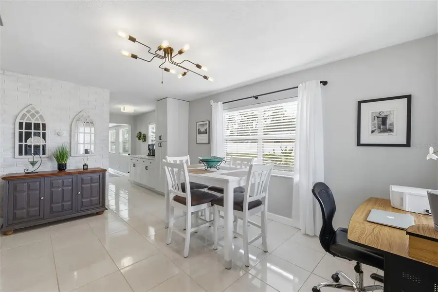 801 89th Avenue N, Saint Petersburg, FL 33702 - #3
