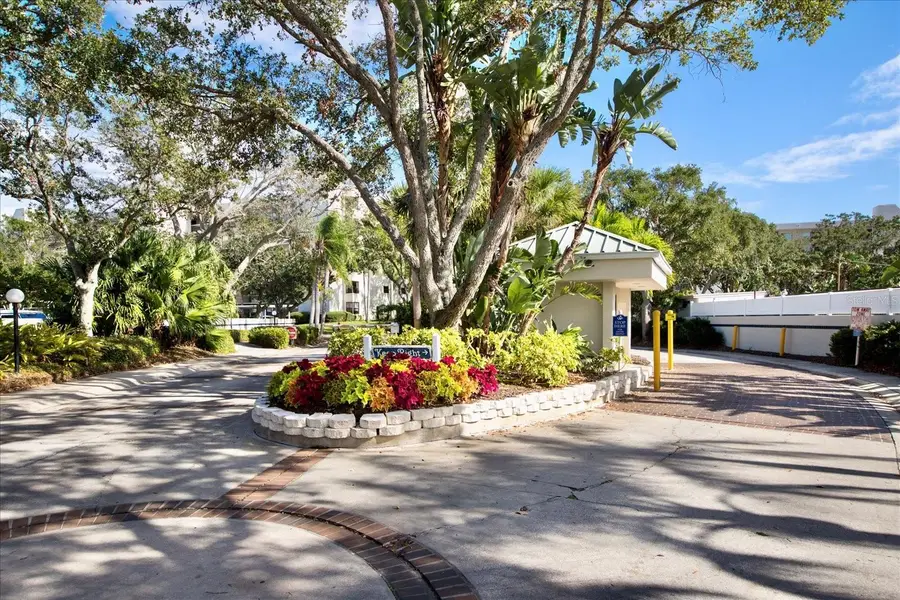 1324 Pasadena Avenue S #204, South Pasadena, FL 33707 - #2